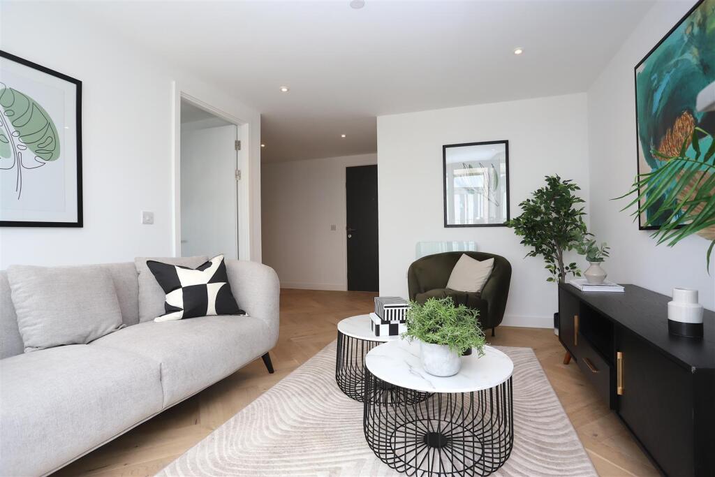 3 bedroom apartment for sale in Victoria House, East Piccadilly, M4